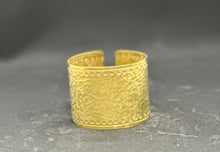 Load image into Gallery viewer, Yellow Gold Bracelet Cuff