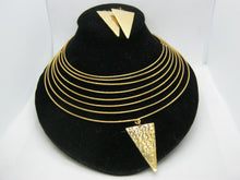 Load image into Gallery viewer, Gold Triangular Jewelry Set