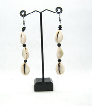 Load image into Gallery viewer, Cowry Shell Jewelry Set