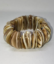 Load image into Gallery viewer, Tan Shells Bracelet